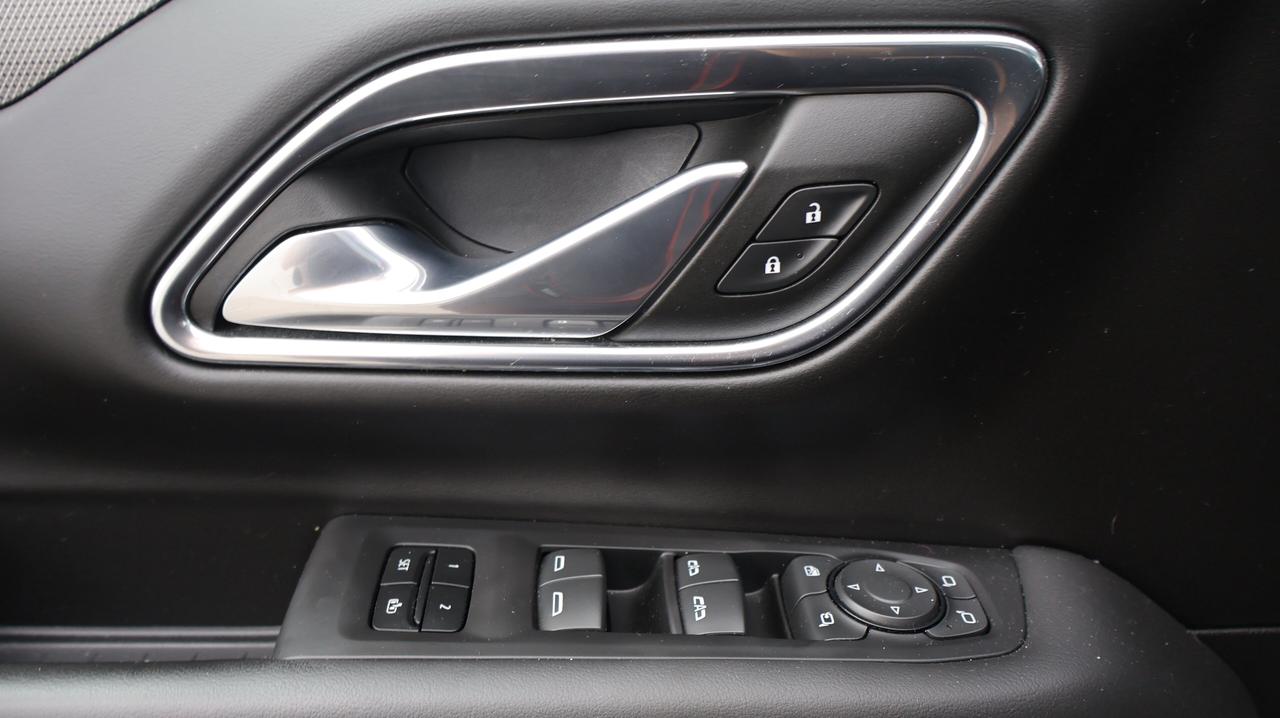2023 GMC Yukon AT4 |  5.3L ECOTEC3 V8 Photo