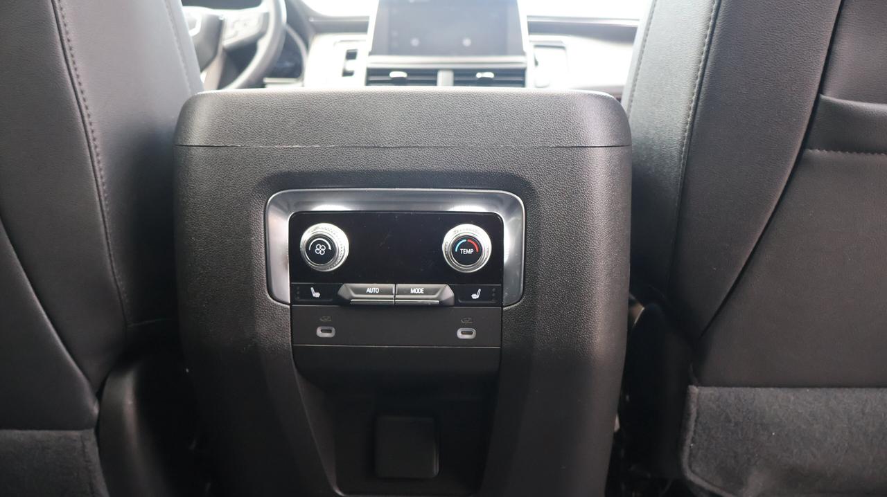 2023 GMC Yukon AT4 |  5.3L ECOTEC3 V8 Photo