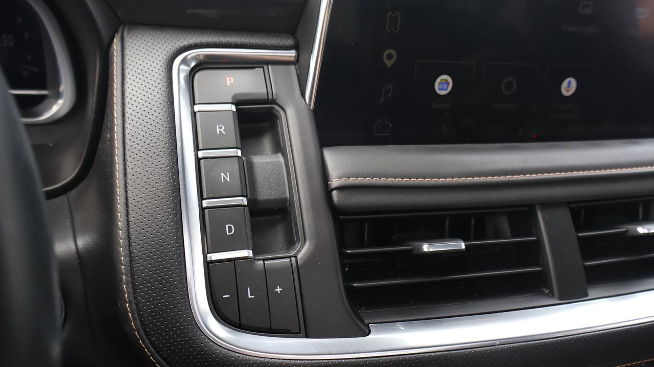2023 GMC Yukon AT4 |  5.3L ECOTEC3 V8 Photo