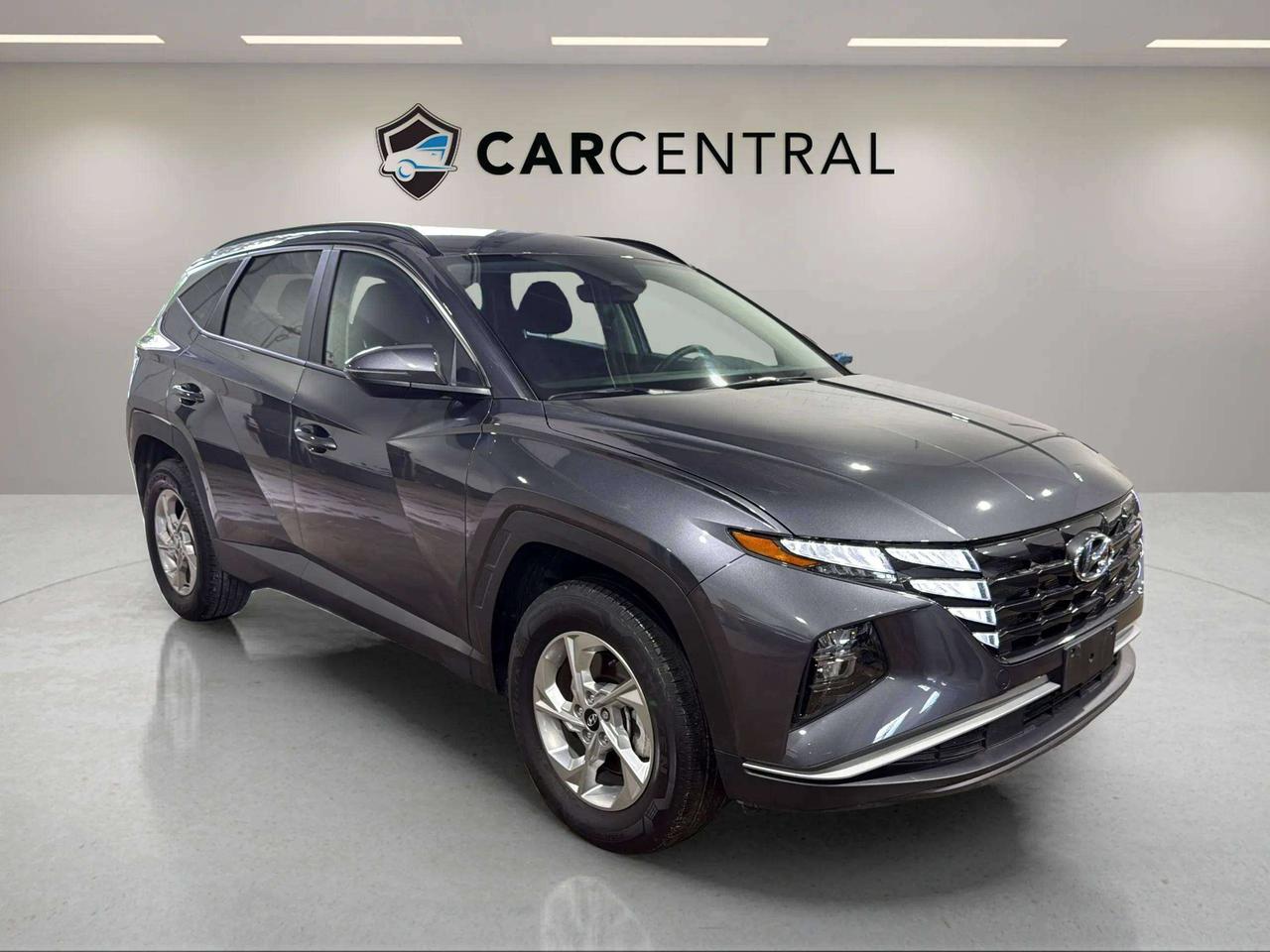 2024 Hyundai Tucson PREFERRED| CLEAN CARFAX| HTD SEATS | CARPLAY Photo
