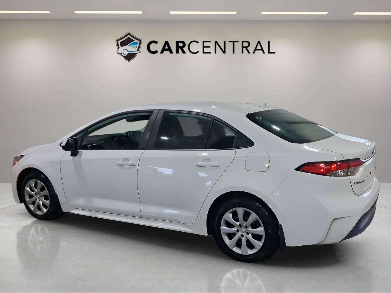 2023 Toyota Corolla LE | CLEAN CARFAX | CARPLAY | HEATED SEATS Photo