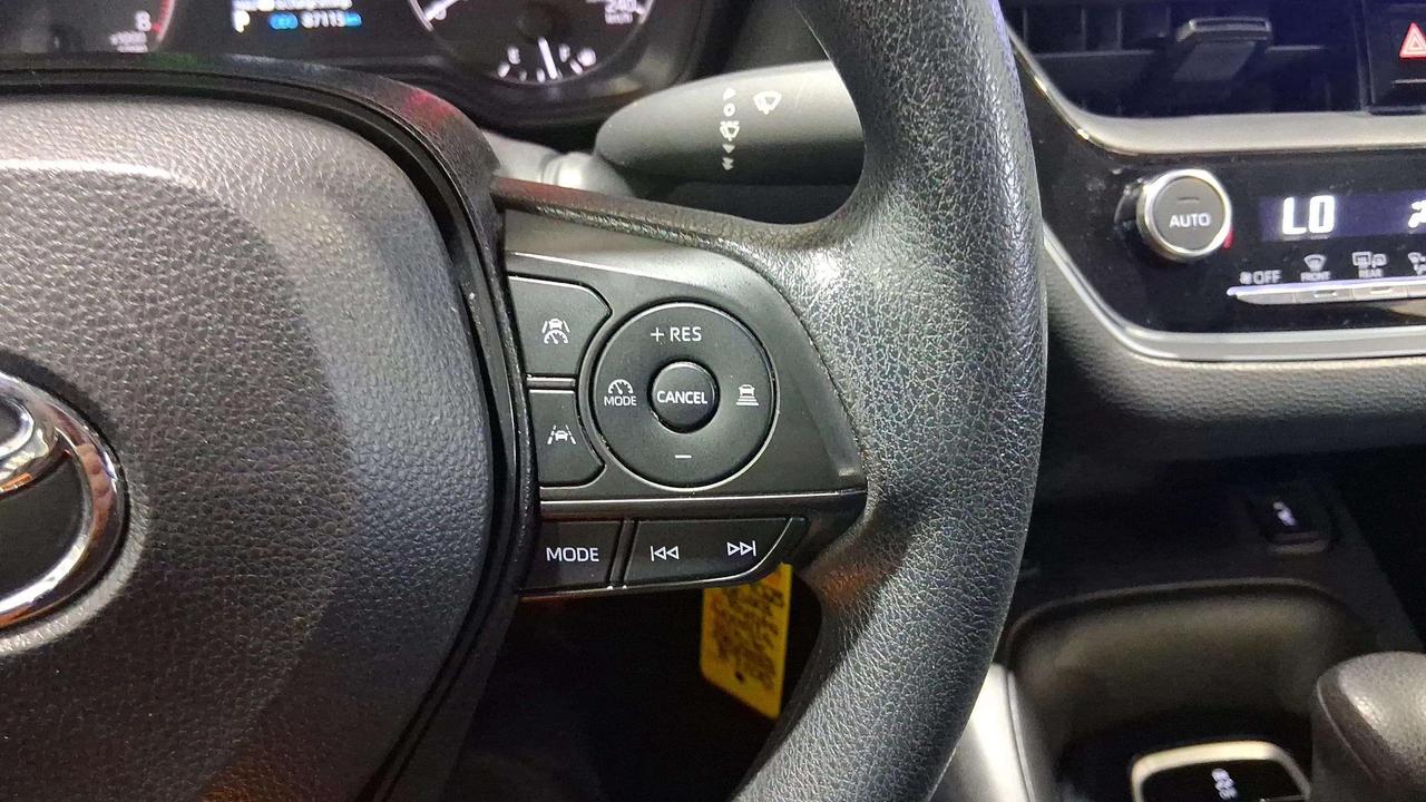 2023 Toyota Corolla LE | CLEAN CARFAX | CARPLAY | HEATED SEATS Photo