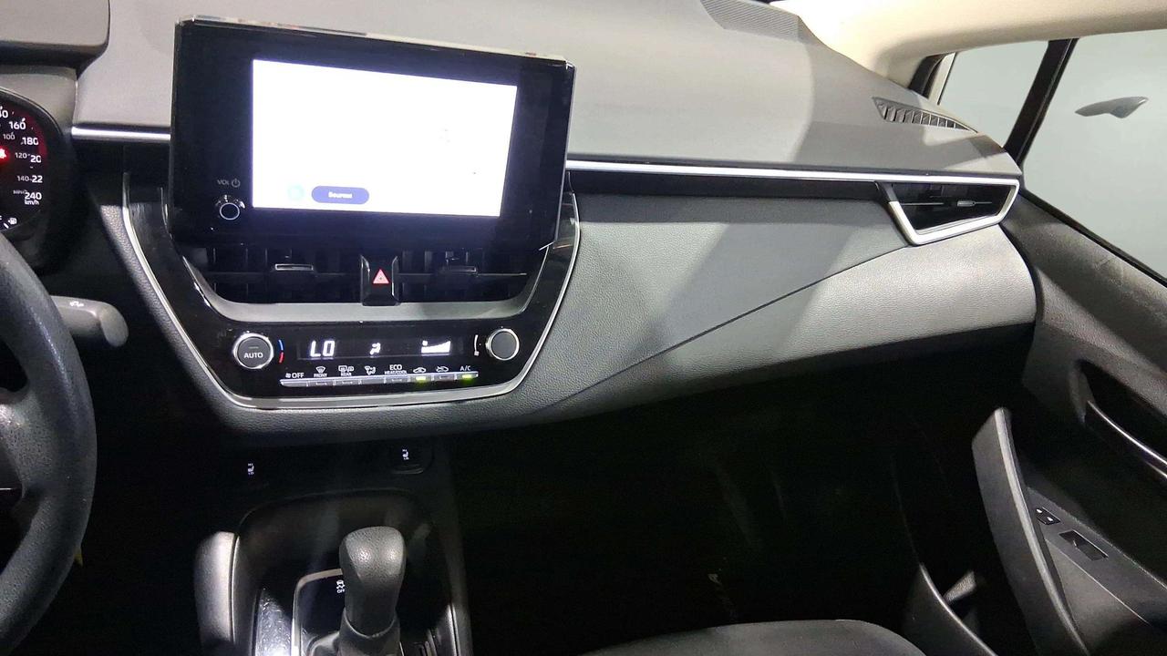 2023 Toyota Corolla LE | CLEAN CARFAX | CARPLAY | HEATED SEATS Photo