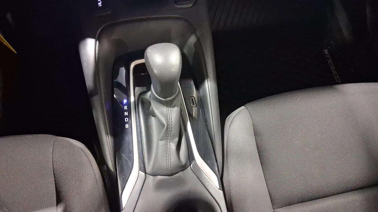 2023 Toyota Corolla LE | CLEAN CARFAX | CARPLAY | HEATED SEATS Photo