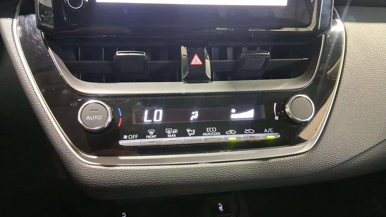 2023 Toyota Corolla LE | CLEAN CARFAX | CARPLAY | HEATED SEATS Photo