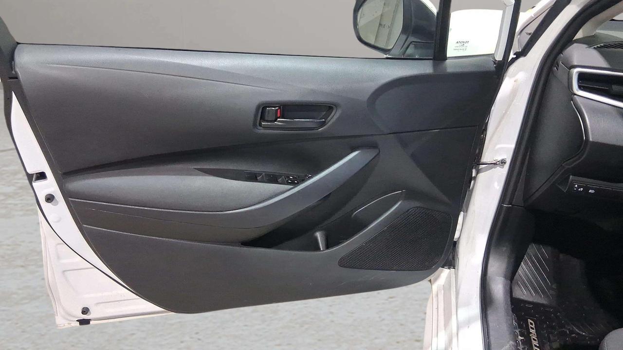 2023 Toyota Corolla LE | CLEAN CARFAX | CARPLAY | HEATED SEATS Photo
