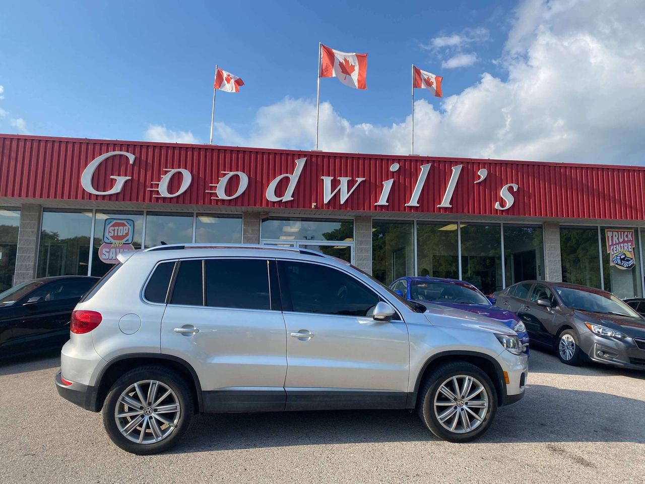 2017 Volkswagen Tiguan COMFORTLINE, CLEAN CARFAX, ONE OWNER, LEATHER! - Photo #1