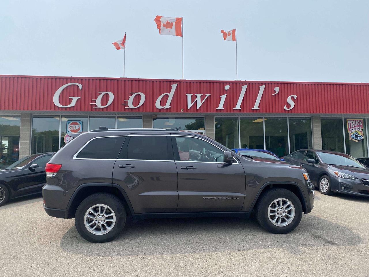 2019 Jeep Grand Cherokee LAREDO, CLEAN CARFAX, BACK UP CAMERA, 3.6L! Photo