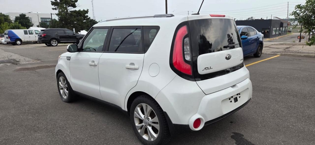 2014 Kia Soul + 4dr Wagon (2.0L 4cyl 6A) Photo