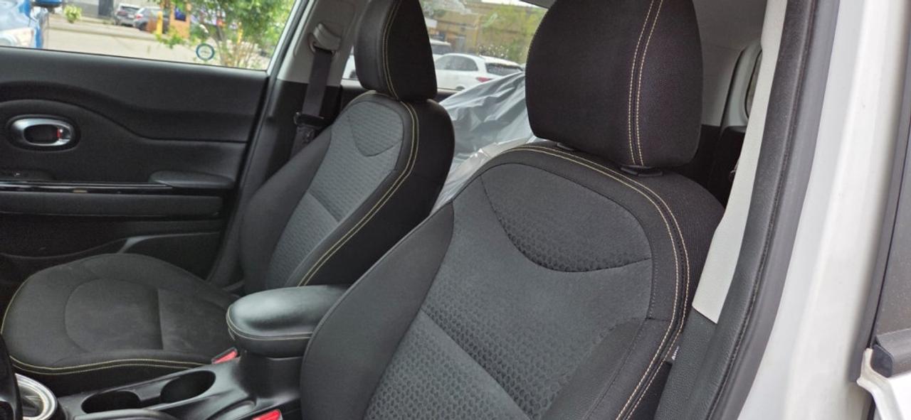 2014 Kia Soul + 4dr Wagon (2.0L 4cyl 6A) Photo