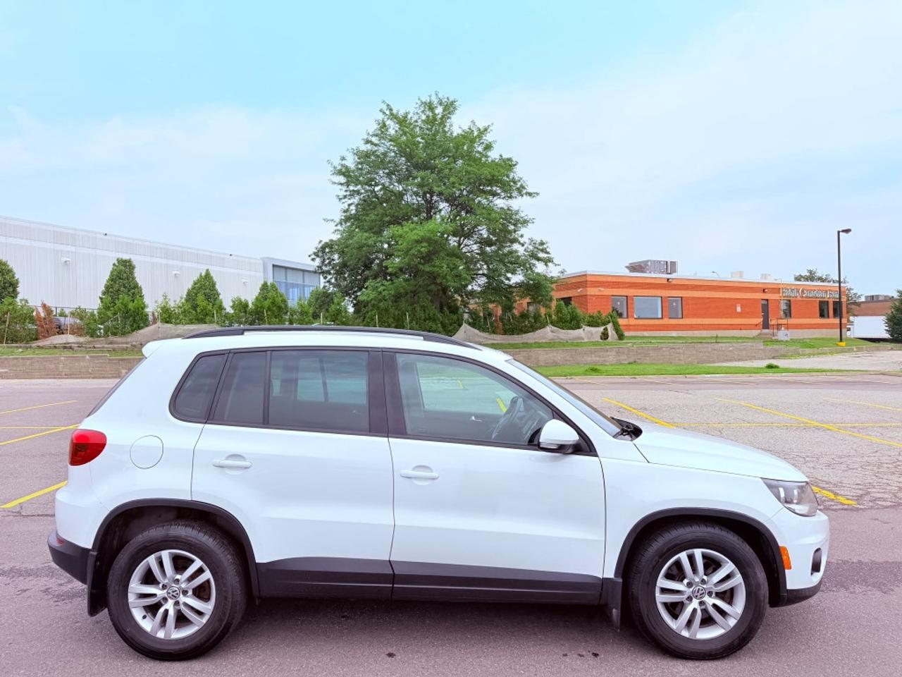 2014 Volkswagen Tiguan 4-Motion Photo