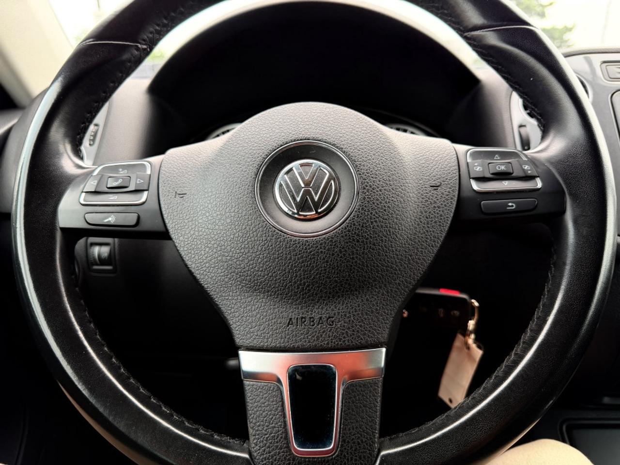 2014 Volkswagen Tiguan 4-Motion Photo