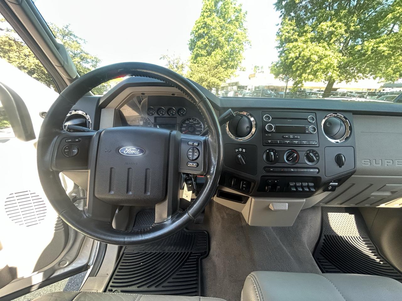 2010 Ford SUPER DUTY F-350 SRW XLT - Photo #10