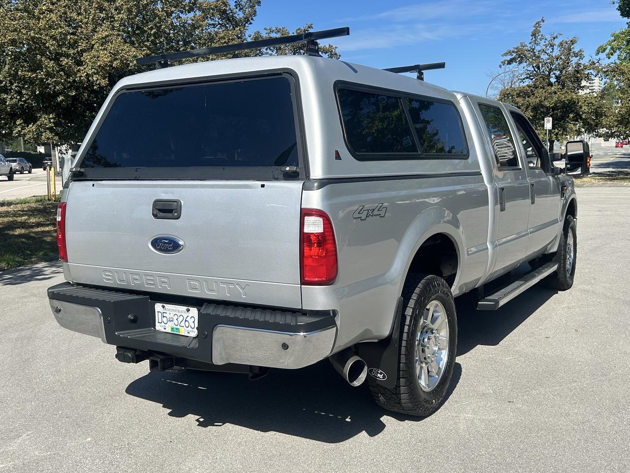 2010 Ford SUPER DUTY F-350 SRW XLT Photo