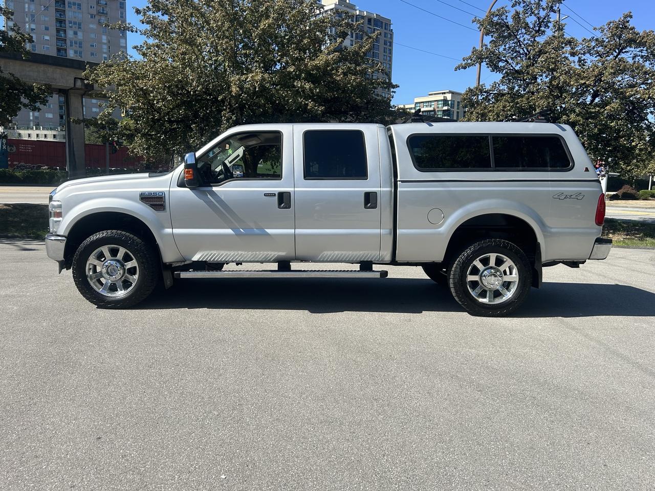2010 Ford SUPER DUTY F-350 SRW XLT Photo