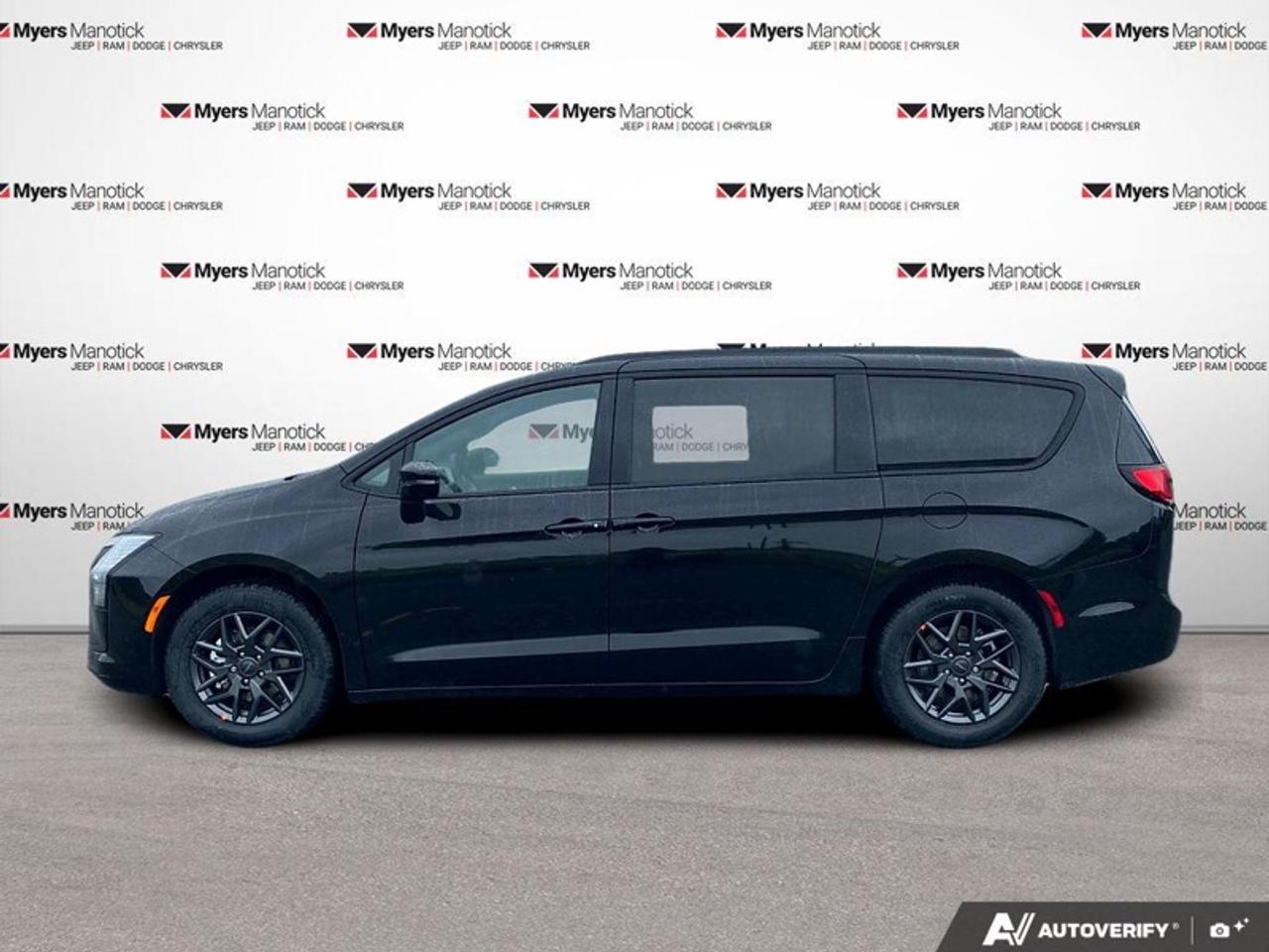 2027 Chrysler Pacifica Select Photo