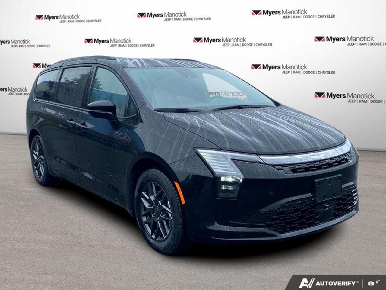 2027 Chrysler Pacifica Select Photo