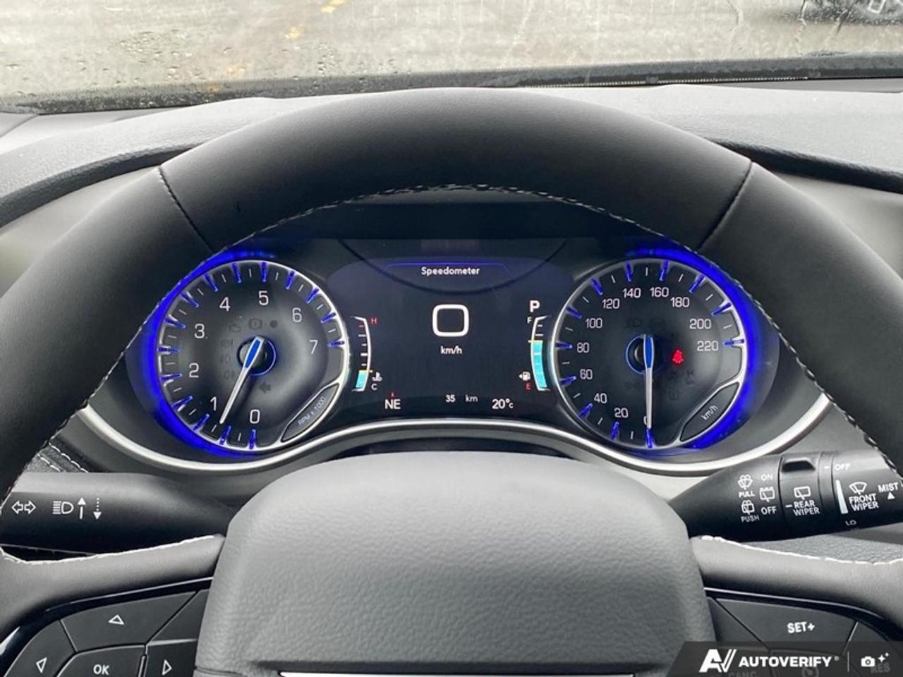 2027 Chrysler Pacifica Select Photo