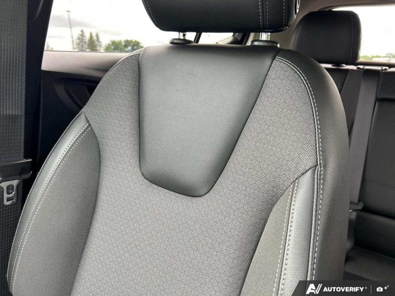 2023 Buick Encore GX SELECT Photo