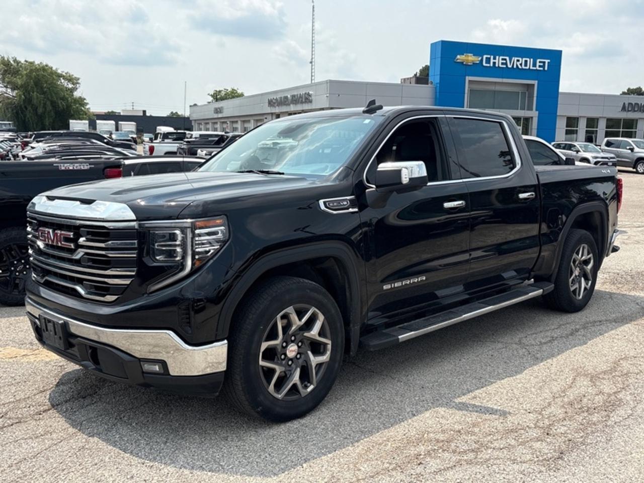 2023 GMC Sierra 1500 SLT Photo