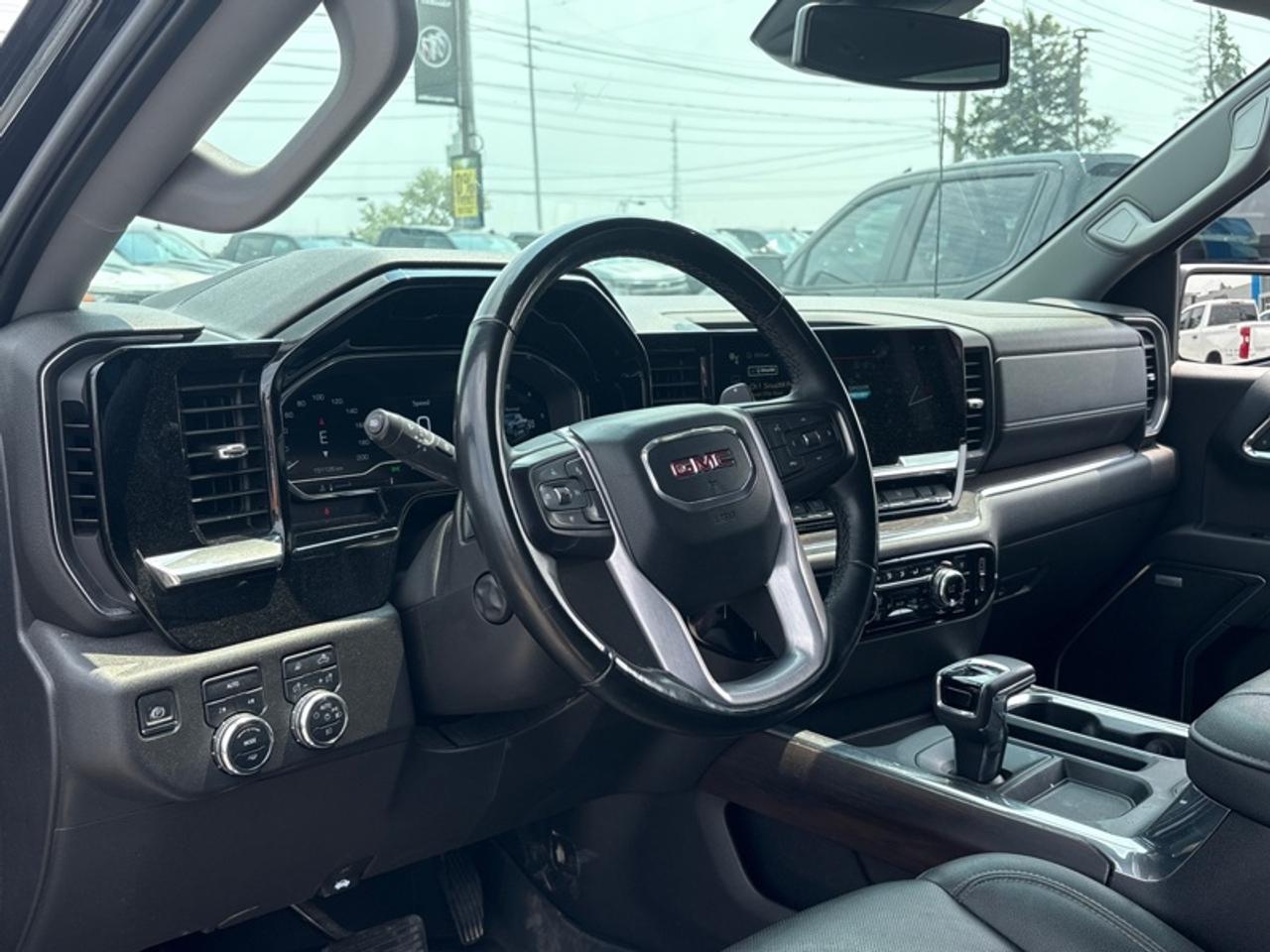 2023 GMC Sierra 1500 SLT Photo