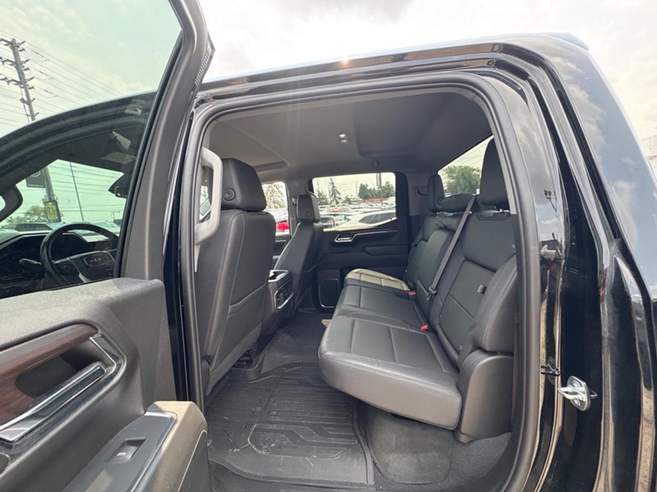 2023 GMC Sierra 1500 SLT Photo
