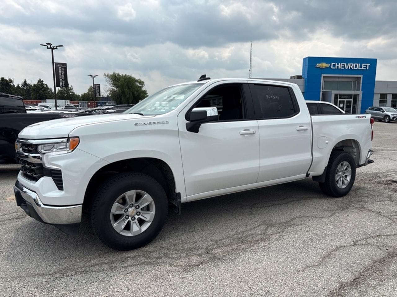 2025 Chevrolet Silverado 1500 LT  5.3L V8 Photo