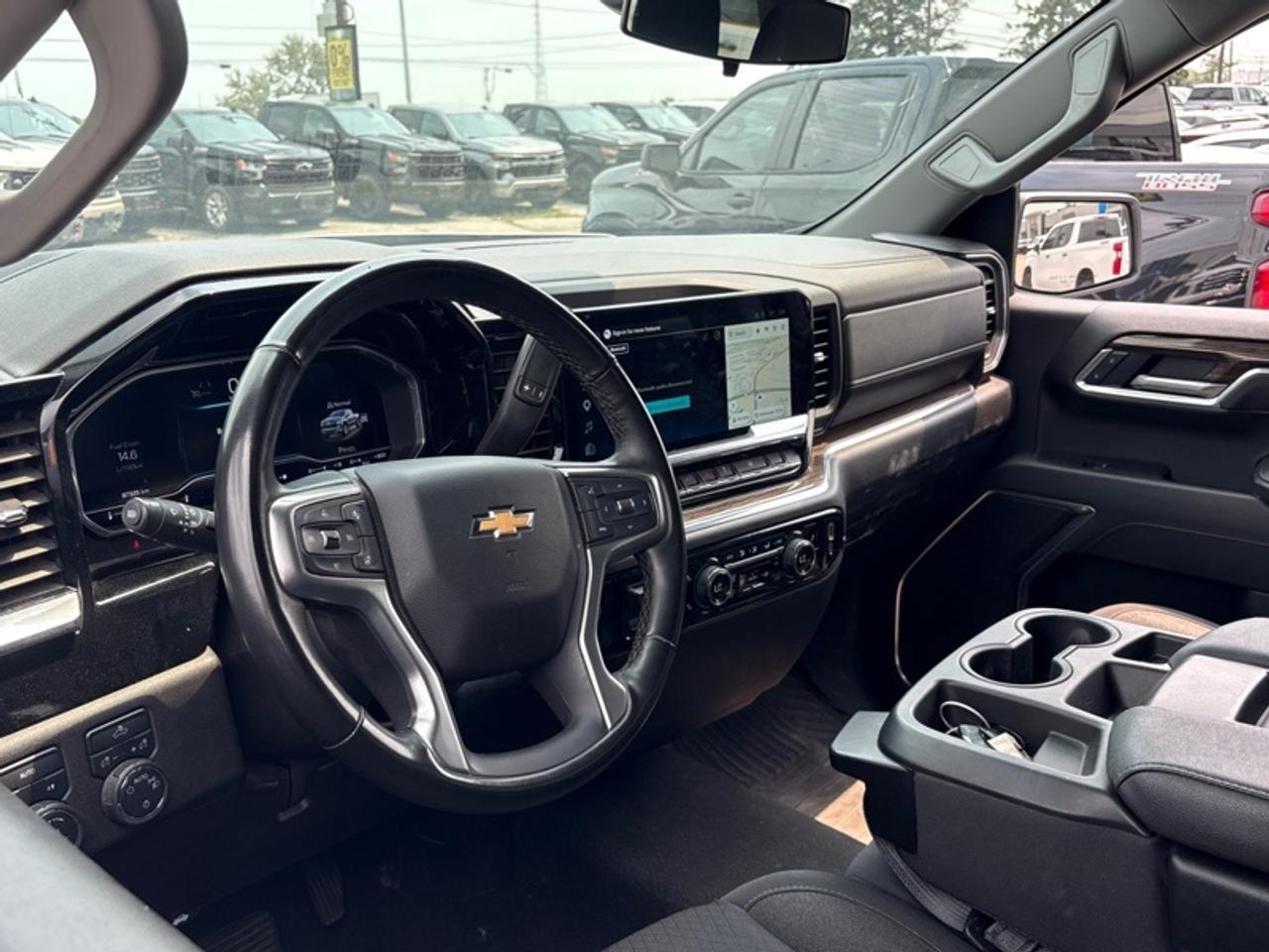 2025 Chevrolet Silverado 1500 LT  5.3L V8 Photo