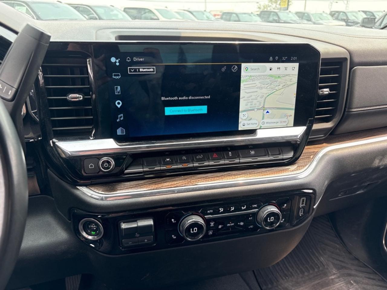 2025 Chevrolet Silverado 1500 LT  5.3L V8 Photo