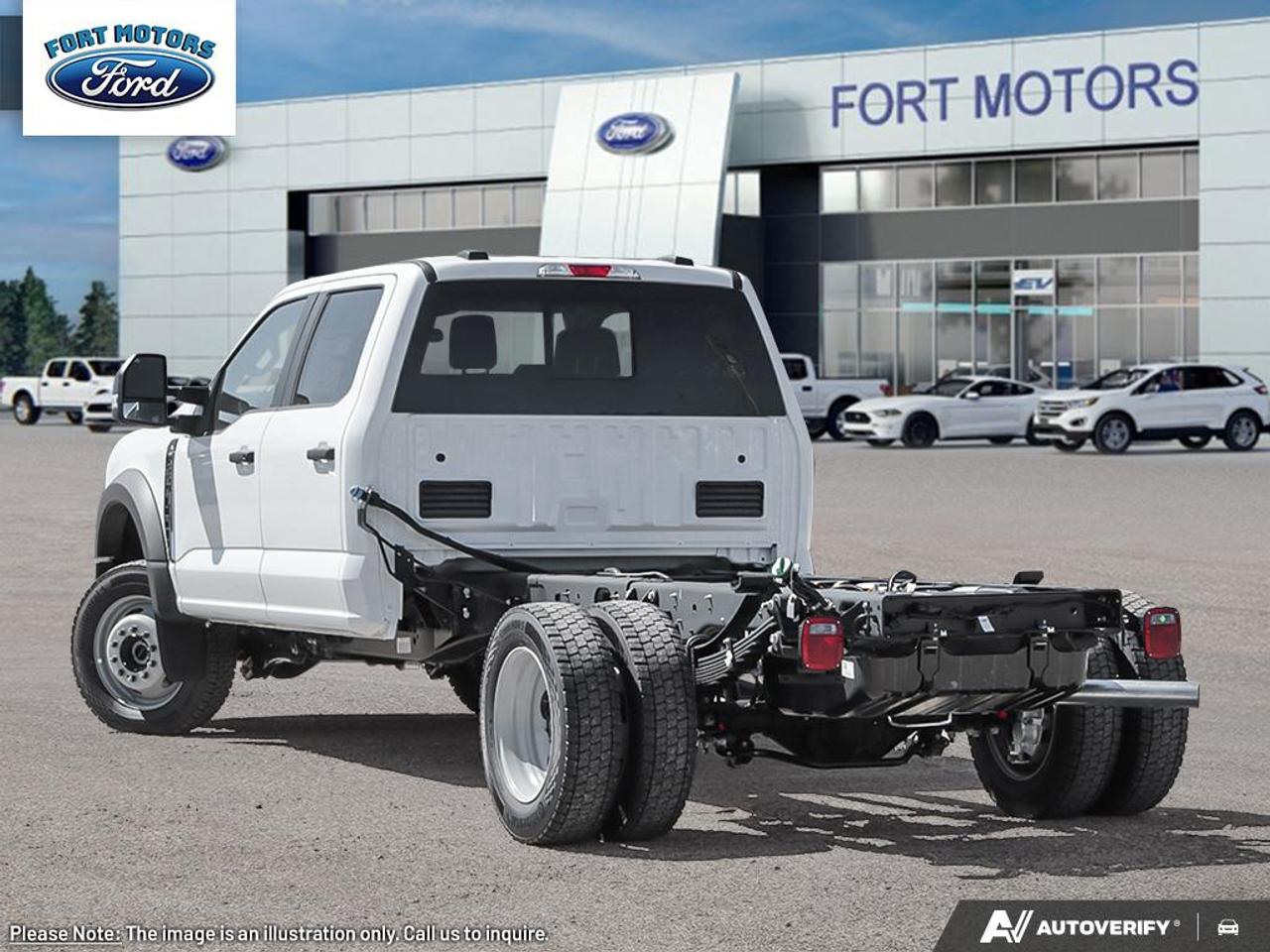 2026 Ford SUPER DUTY F-550 DRW XLT Photo3