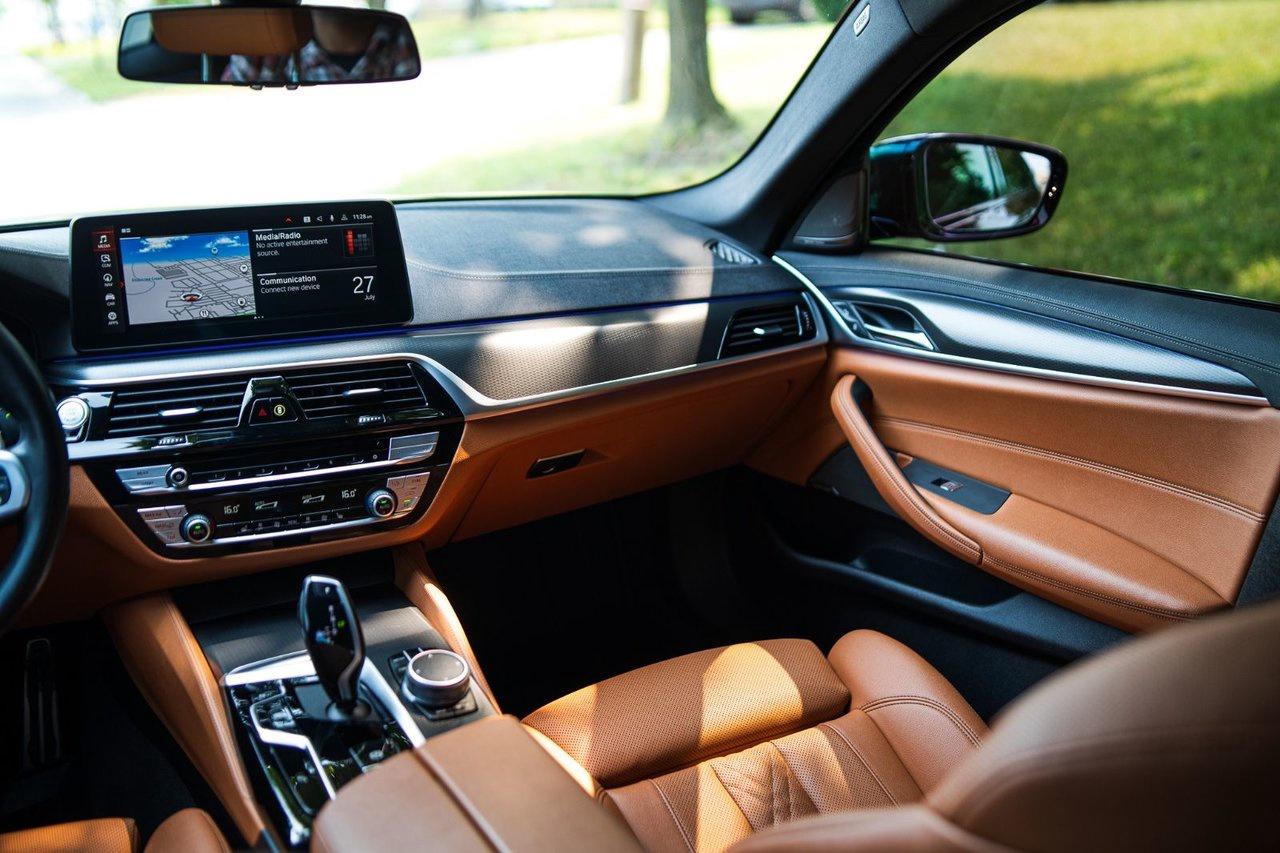2022 BMW 5 Series 530i xDrive Photo