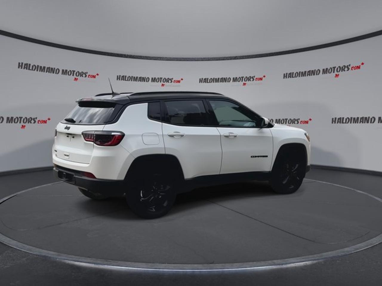 2021 Jeep Compass Altitude 4x4 | No Accidents | Leather Seats | Heated Steering Photo