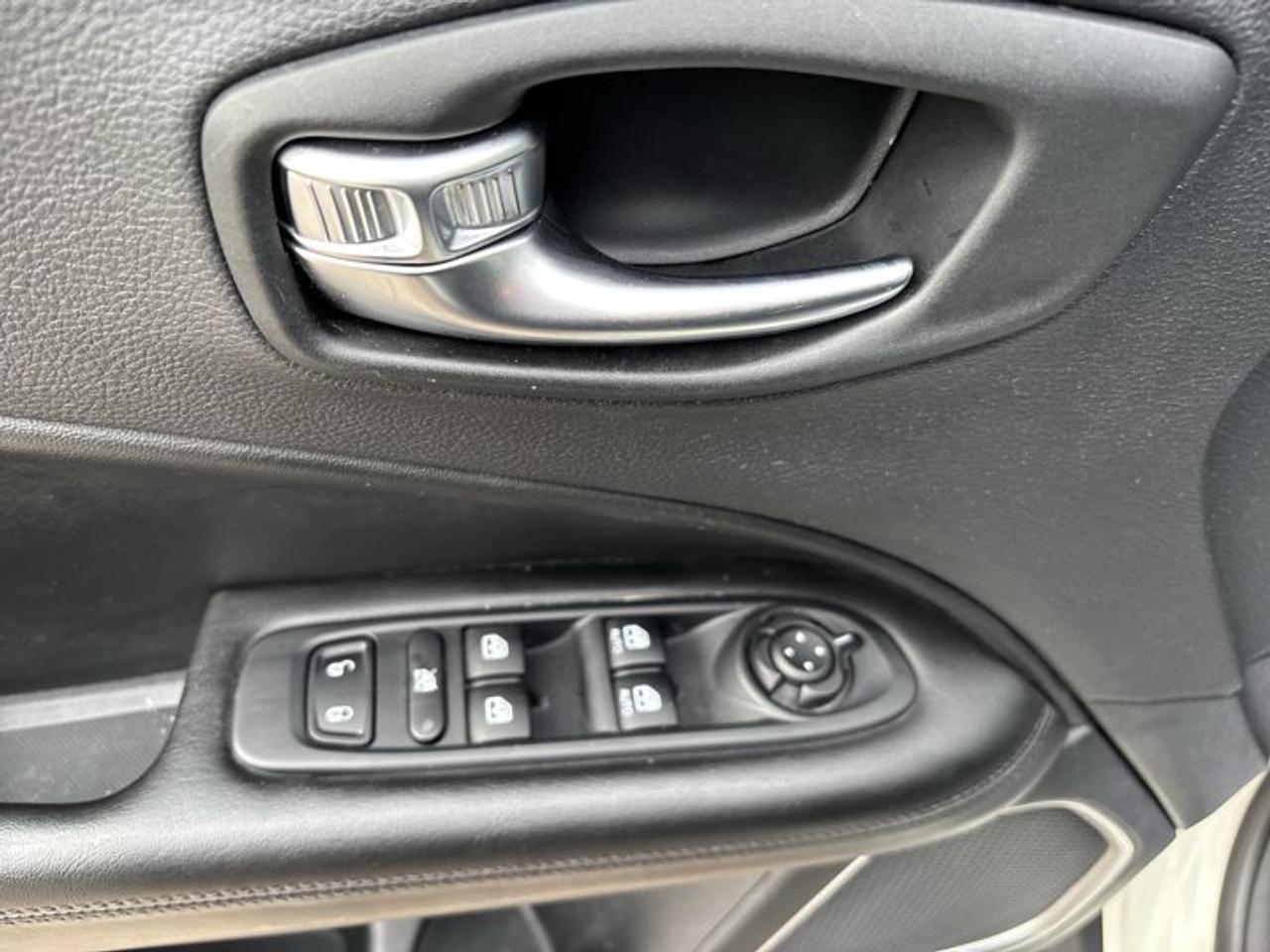 2021 Jeep Compass Altitude 4x4 | No Accidents | Leather Seats | Heated Steering Photo