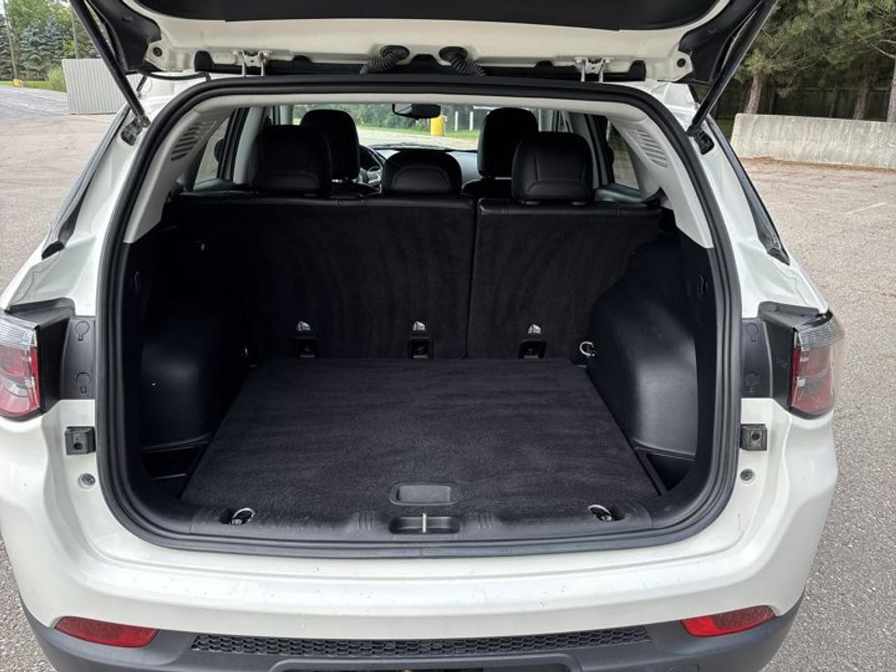 2021 Jeep Compass Altitude 4x4 | No Accidents | Leather Seats | Heated Steering Photo