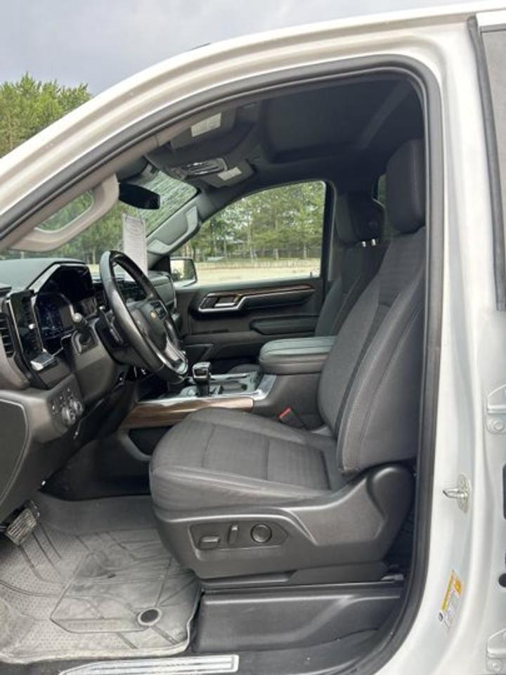 2023 Chevrolet Silverado 1500 LT Crew Cab 6' Bed 4x4 | No Accidents | Heated Steering Photo