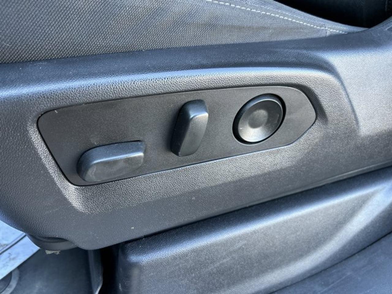 2023 Chevrolet Silverado 1500 LT Crew Cab 6' Bed 4x4 | No Accidents | Heated Steering Photo