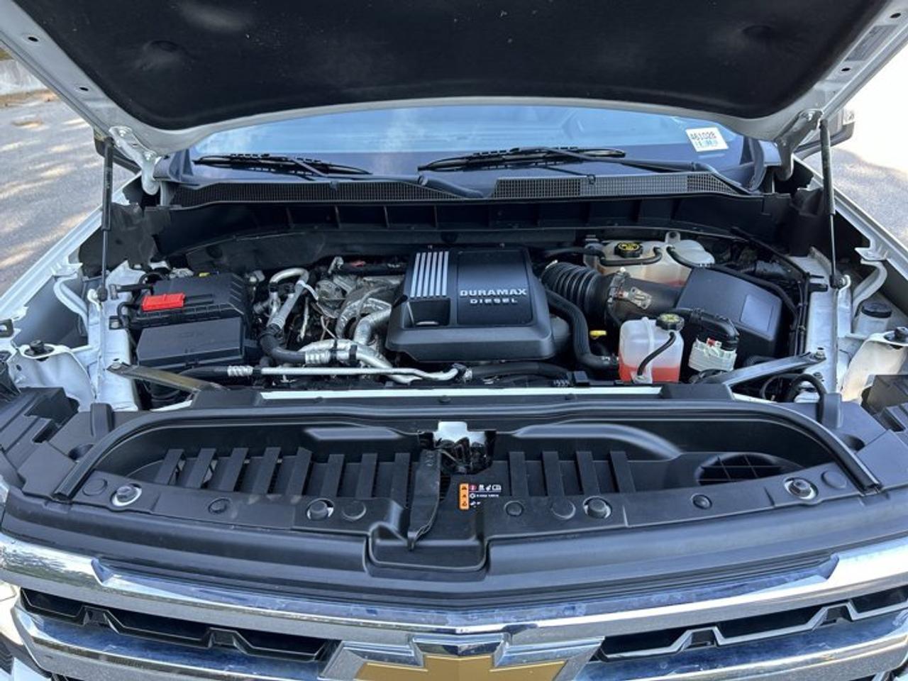 2023 Chevrolet Silverado 1500 LT Crew Cab 6' Bed 4x4 | No Accidents | Heated Steering Photo