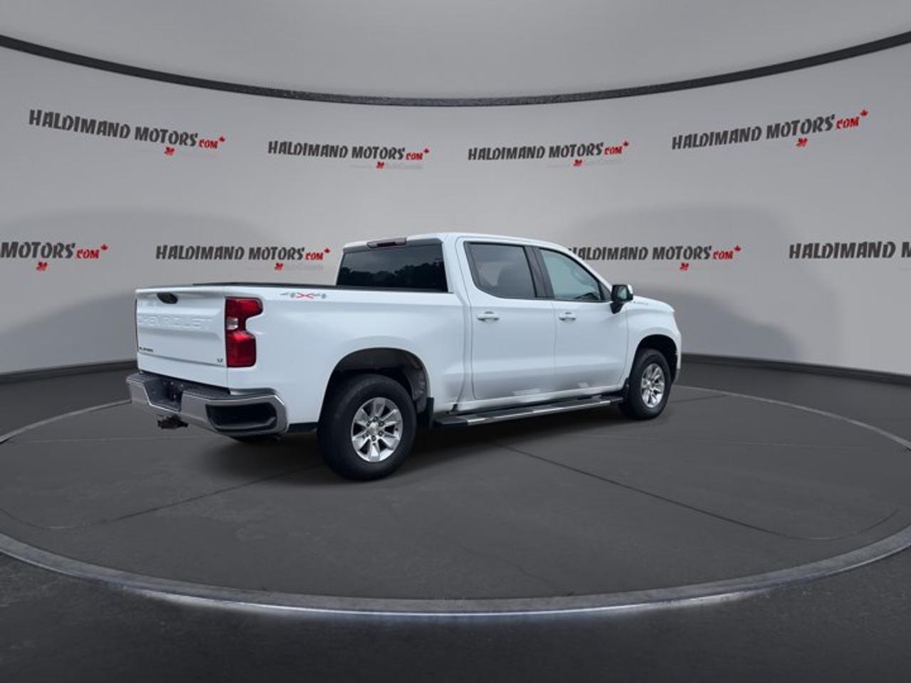 2023 Chevrolet Silverado 1500 LT Crew Cab 6' Box 4x4 | No Accidents | Heated Steering Photo
