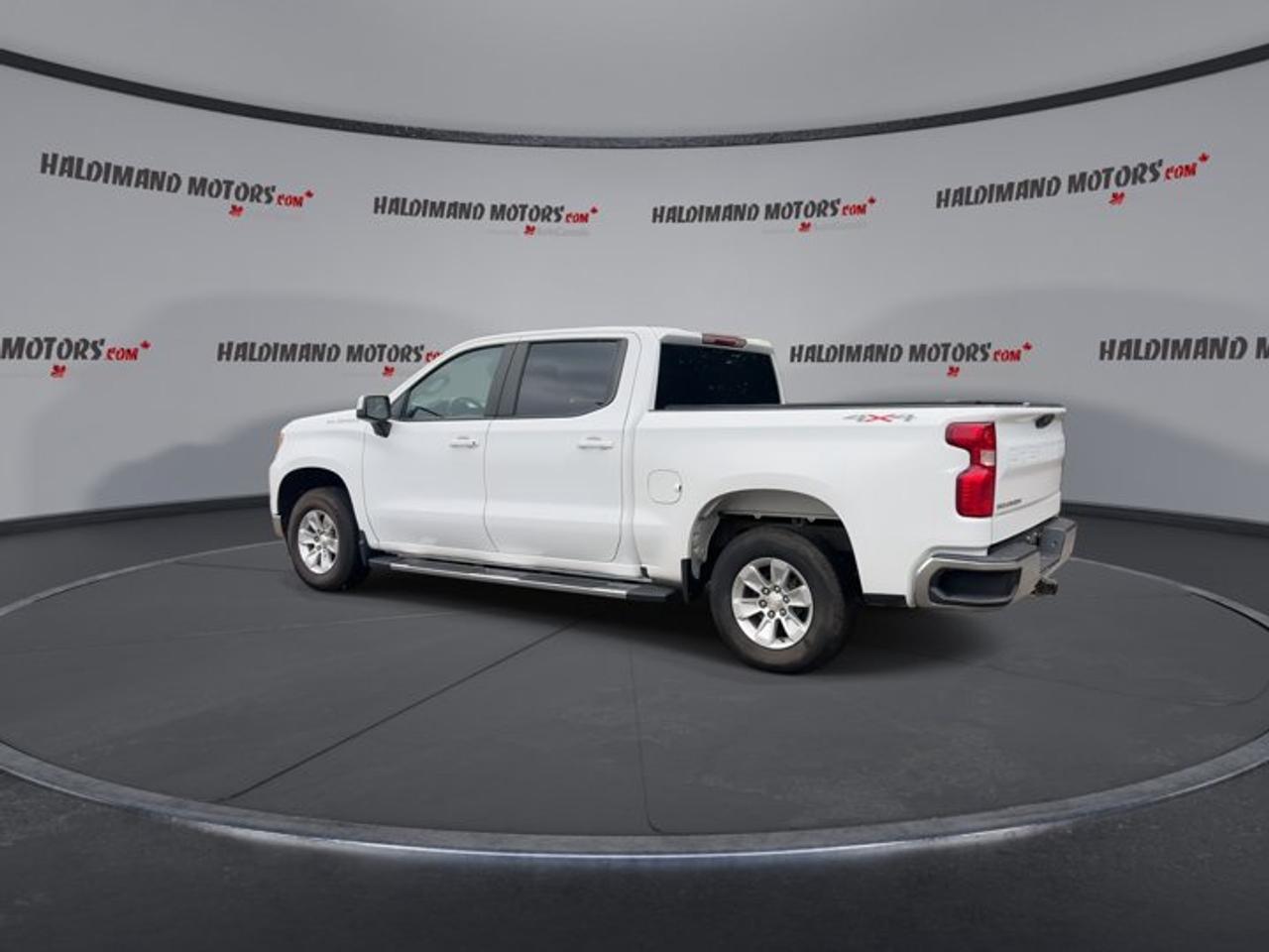 2023 Chevrolet Silverado 1500 LT Crew Cab 6' Box 4x4 | No Accidents | Heated Steering Photo