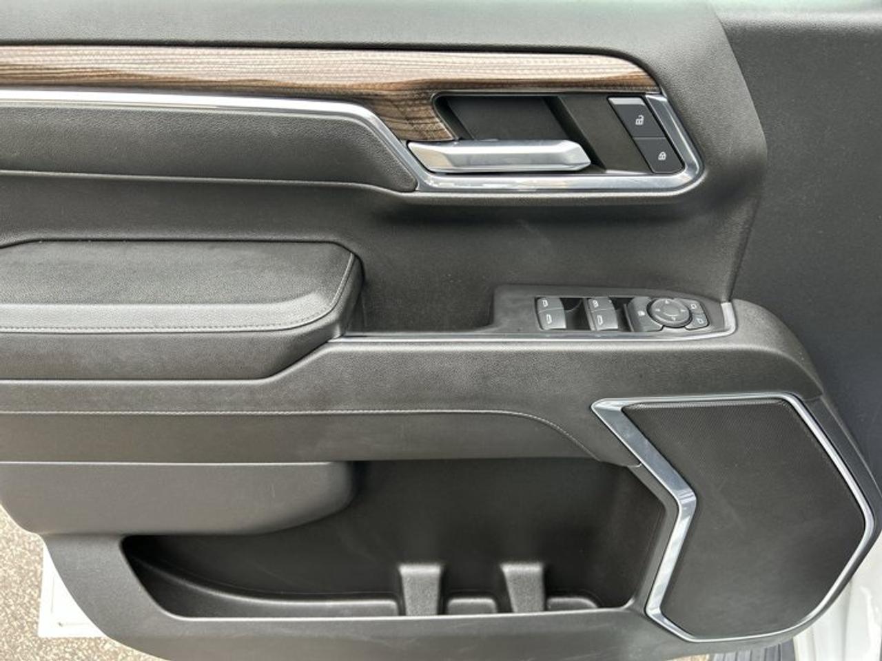 2023 Chevrolet Silverado 1500 LT Crew Cab 6' Box 4x4 | No Accidents | Heated Steering Photo