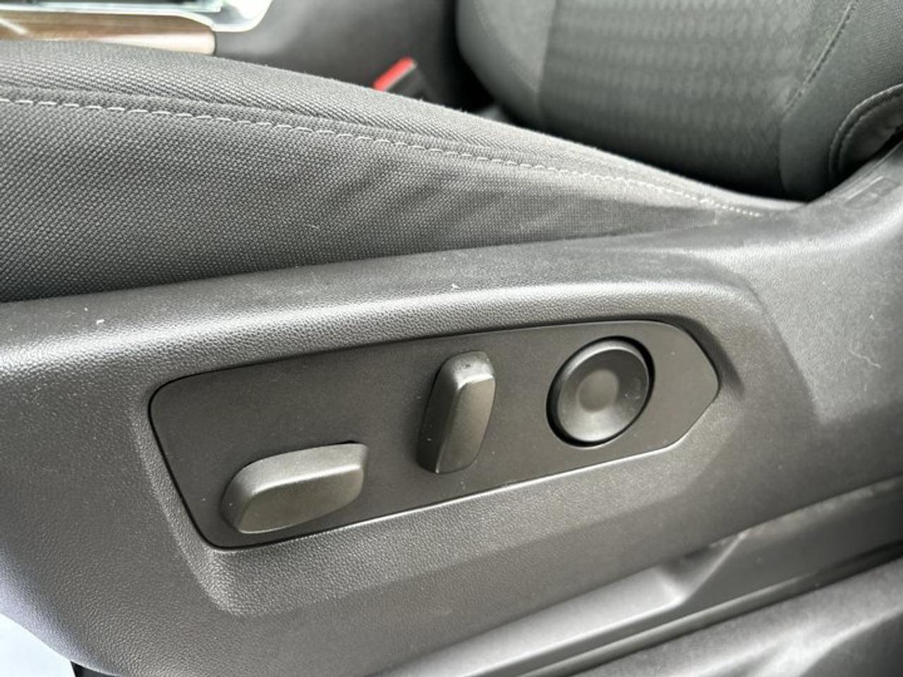 2023 Chevrolet Silverado 1500 LT Crew Cab 6' Box 4x4 | No Accidents | Heated Steering Photo