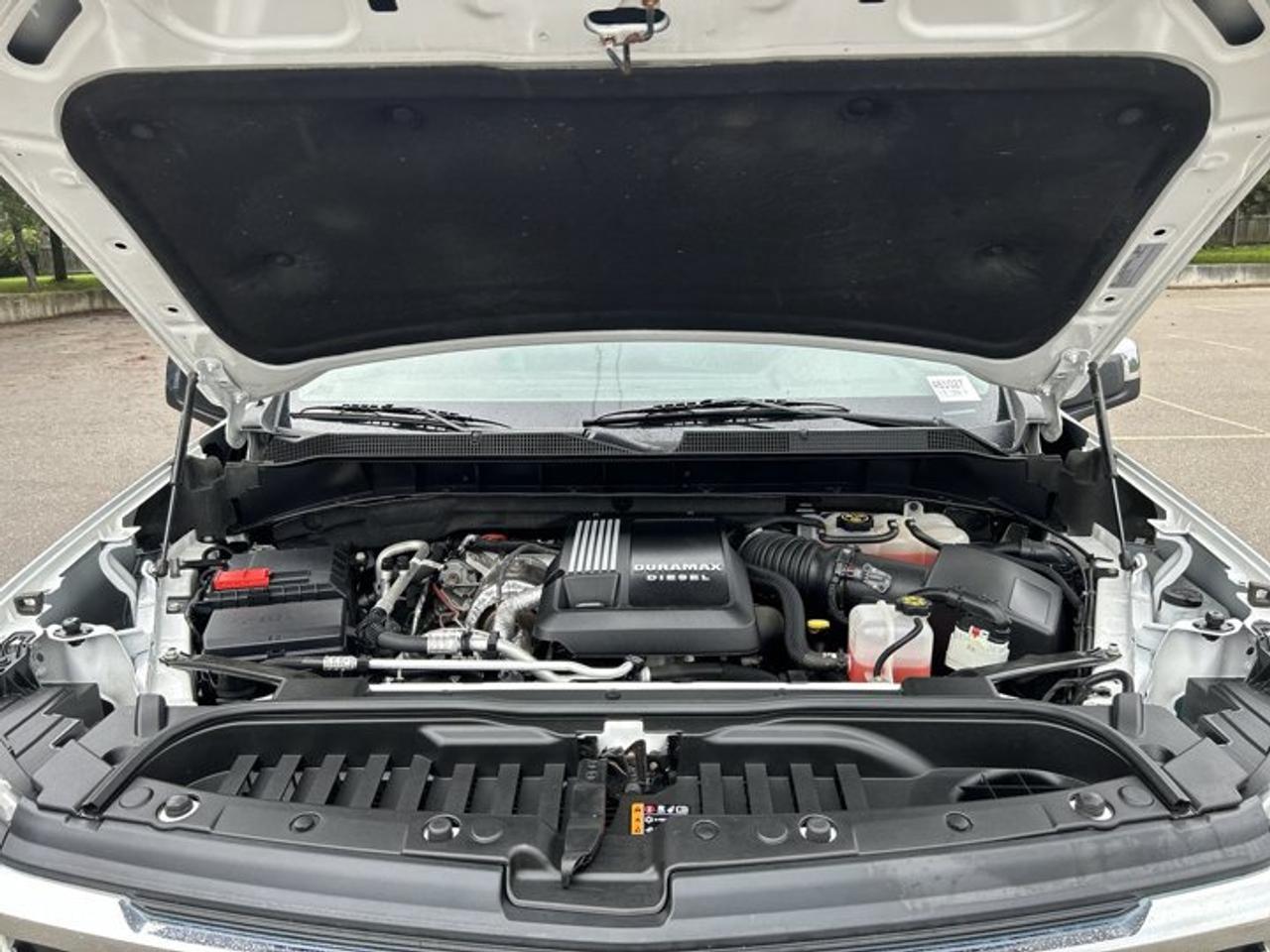 2023 Chevrolet Silverado 1500 LT Crew Cab 6' Box 4x4 | No Accidents | Heated Steering Photo