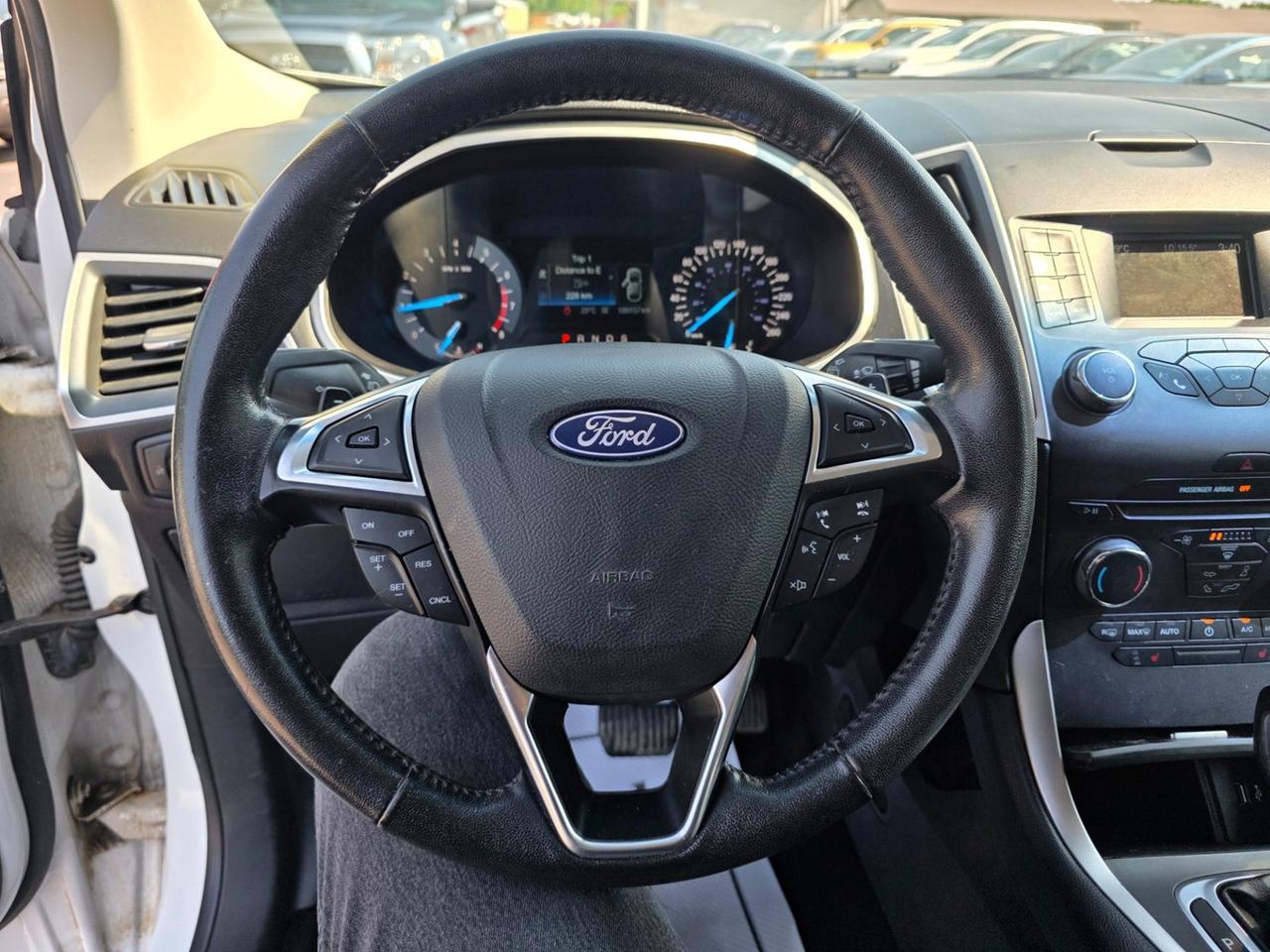 2018 Ford Edge SEL AWD Photo