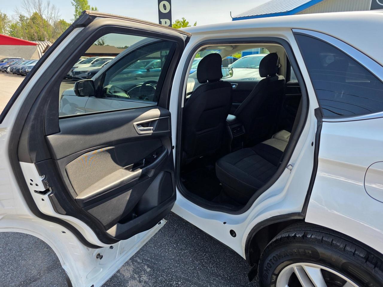 2018 Ford Edge SEL AWD Photo