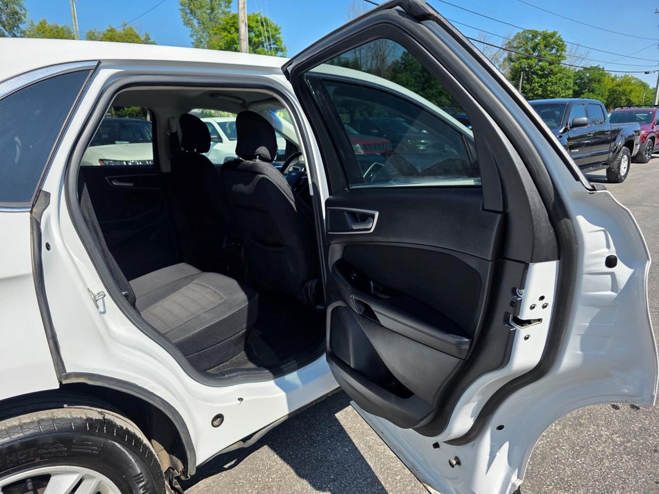 2018 Ford Edge SEL AWD Photo