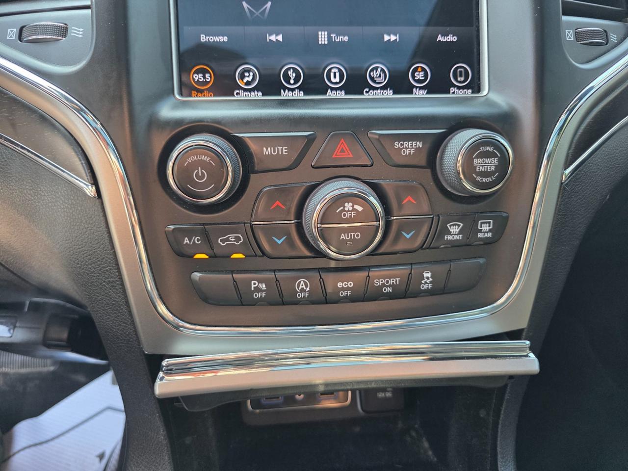 2018 Jeep Grand Cherokee LIMITED 4WD Photo