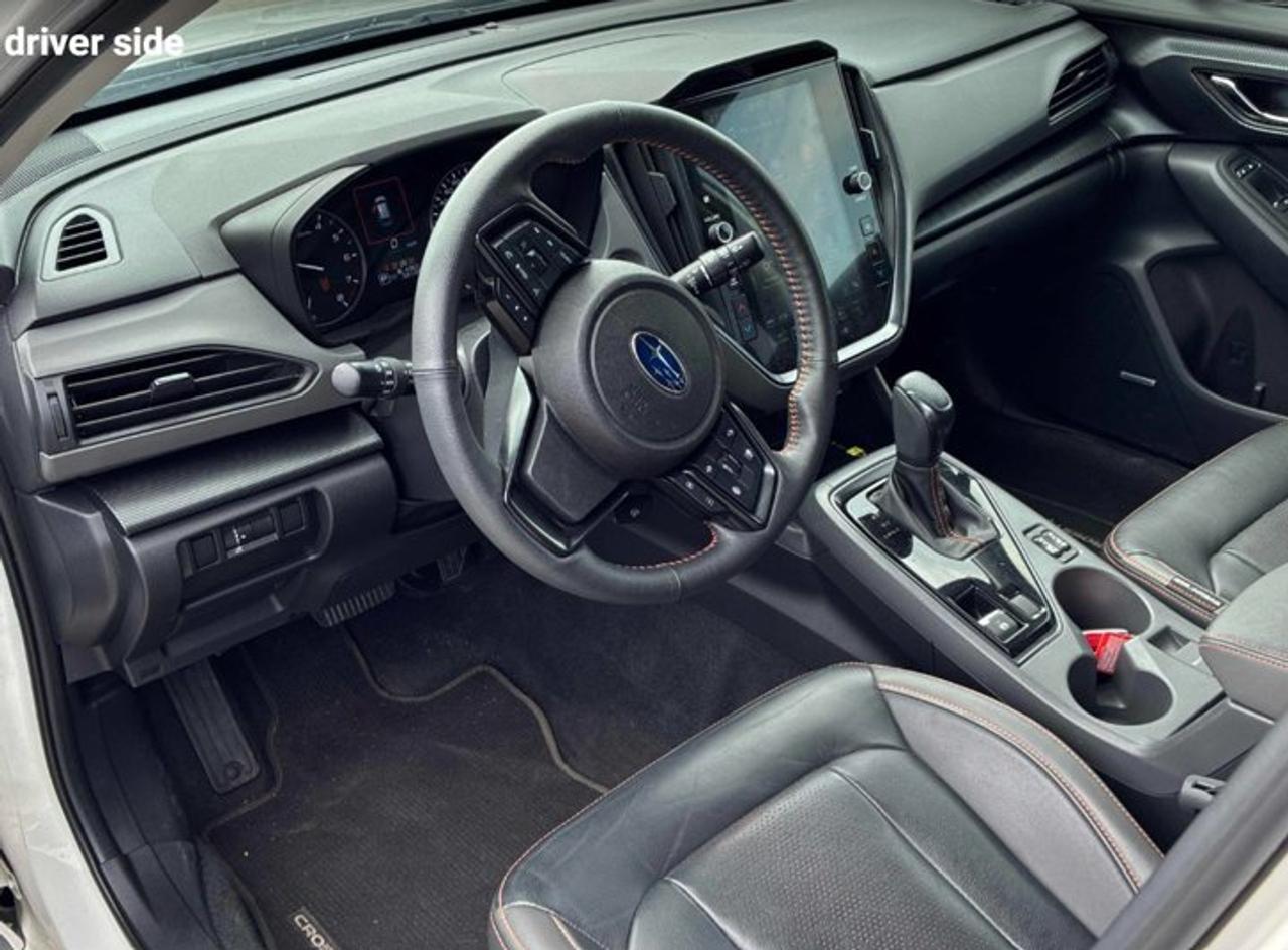 2024 Subaru XV Crosstrek Limited AWD | Leather | Sunroof | Heated Seats + Steering | Eyesight | Wireless Carplay | and More ! Photo