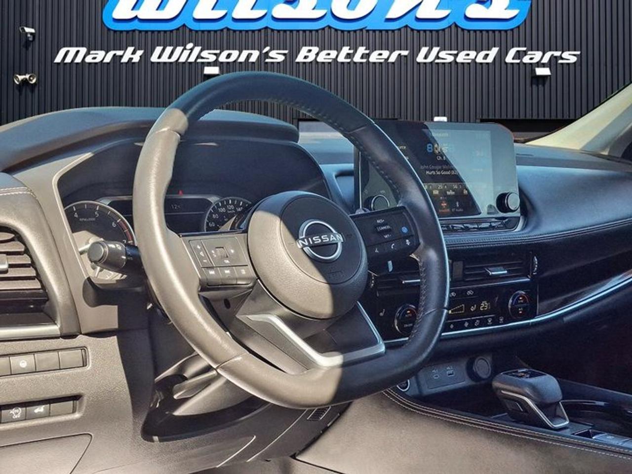 2023 Nissan Rogue SL AWD | Leather | Sunroof | Nav | 360 Camera | Adaptive Cruise | Heated Wheel + Seats | and More ! Photo
