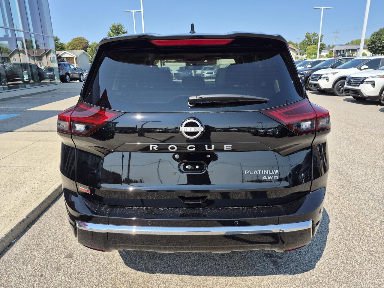 2026 Nissan ROGUE PLATINUM  Photo4