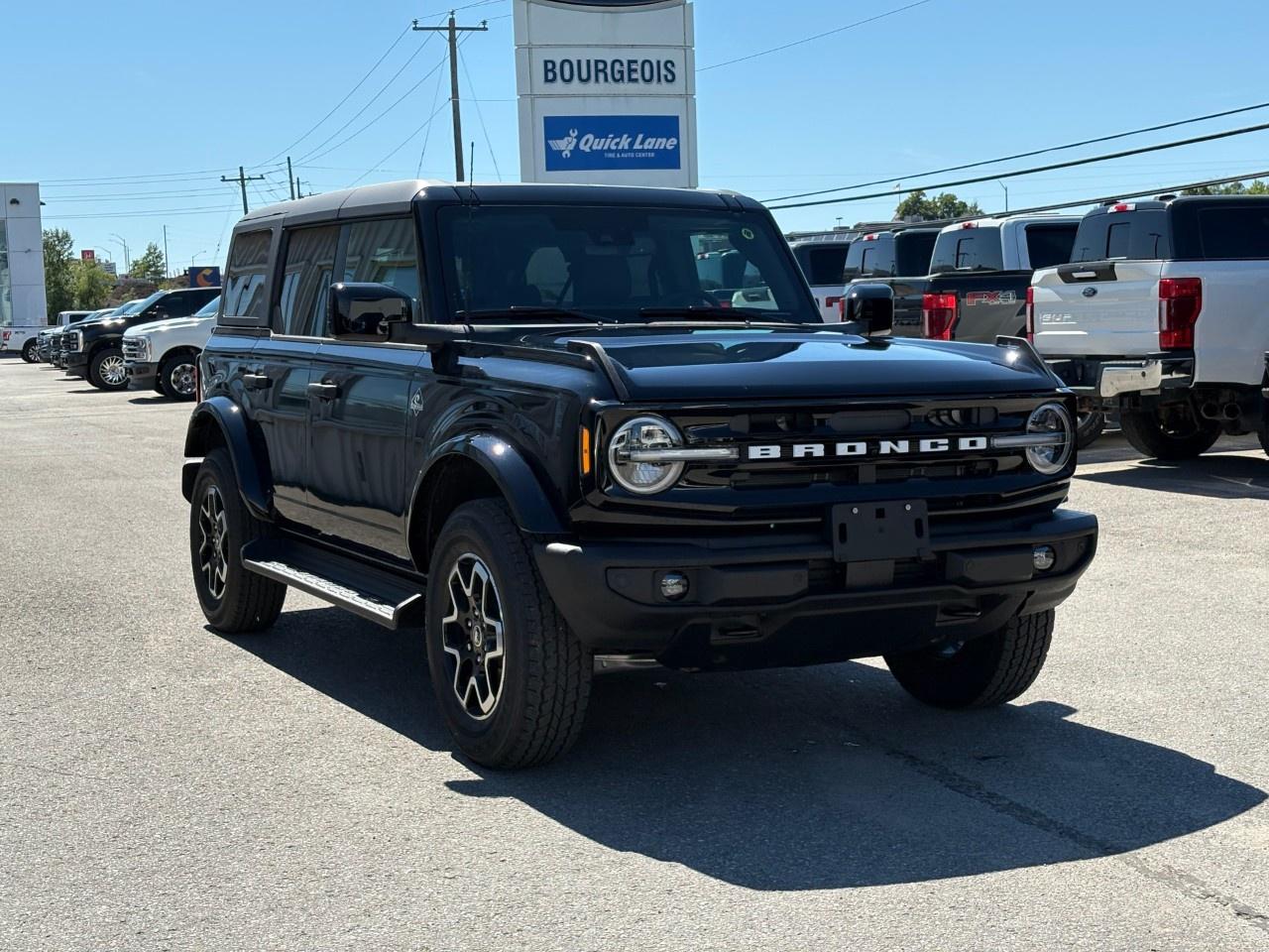 2026 Ford Bronco OUTER BANKS 4 DOOR 4X4 Photo